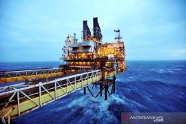 Minyak melonjak capai level tertinggi, setelah OPEC+ tahan pasokan