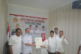 Sah! Empat pasangan ini terima SK dukungan dari Gerindra