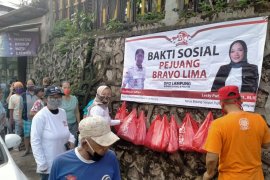 Pejuang Bravo Lima Lampung baksos bantu warga terdampak COVID-19