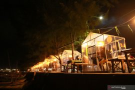 Pondok terawang pusat kuliner nelayan