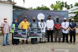 PT Mifa Bersaudara salurkan 12 ternak sapi dan 11 ternak kambing jelang Idul Adha 1441 H