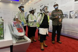 Menaker Ida Fauziyah tinjau penggunaan tenaga kerja asing dalam proyek kereta cepat
