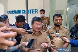 Pemkab Garut bagikan 800 alat semprot disinfektan untuk persiapan Shalat Id