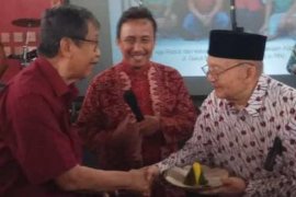 Sastrawan Ajip Rosidi Wafat