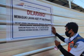 PTKAI Cirebon tertibkan warga yang duduki aset negara