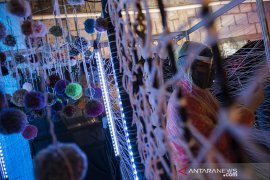 Pameran seni Positively Negative