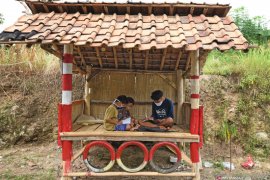 Kemendikbud: Verifikasi dan validasi nomor ponsel siswa terus berjalan