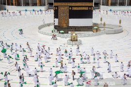 Kemarin pemerintah bahas persiapan layanan umrah, cairkan subsidi gaji