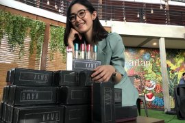 Selebgram Kaamonicaa bagikan parfum buatan sendiri