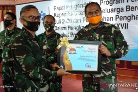 Danrem 064/MY berikan penghargaan kepada Kodim terbaik pelayanan KB