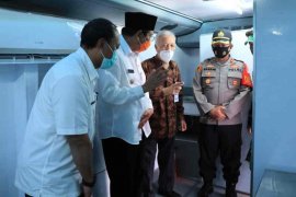 Pemkab Indramayu terima hibah satu mobil laboratorium PCR dari BNPB