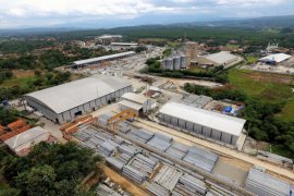 Waskita kini produksi lima tipe tiang listrik beton