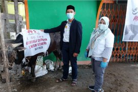 Huawei salurkan hewan kurban ke Masjid Kapal Munzalan