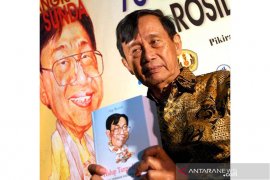 Satrawan Ajip Rosidi tetap semangat menulis hingga menjelang tutup usia