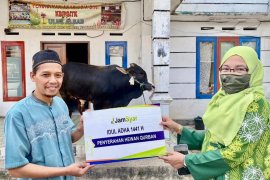 PT Penjaminan Jamkrindo Syariah, Konsisten Berbagi, Keluarga Besar JamSyar Salurkan Hewan Qurban