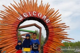 Pengelola Mempawah Mangrove Park wajibkan pengunjung pakai masker