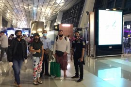 Dua warga Rusia dideportasi karena gelar yoga massal tanpa protap