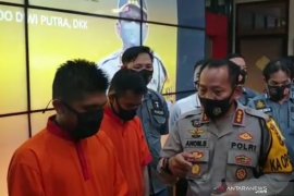 Polisi tahan dua youtuber prank "daging korban sampah"