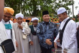 Bupati Madina hadiri peletakan batu pertama pembangunan pesantren di Salambue
