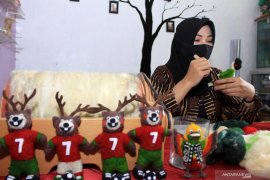 Kerajinan boneka dari bulu domba