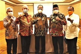 Menhub Serahkan KMP Bahtera Nusantara 02 kepada Gubernur Murad