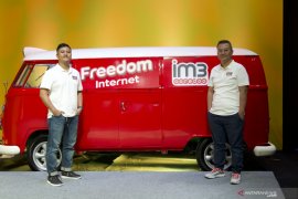 Ardhito Pramono, Nadin Amizah &amp; Barasuara di kampanye IM3 Ooredoo