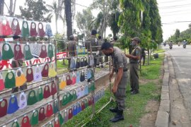 Satpol-pp tertibkan pedagang kaki lima di areal perkantoran
