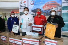 Telkomsel bantu APD Rumah Sakit USU Medan dan Zainoel Abidin Aceh