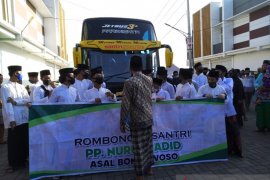 Seribu lebih santri Nurul Jadid kembali ke pondok