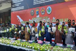 S Kalimantan police confirm 300-kg crystal meth smuggled from Malaysia