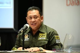 Ketua MPR menyalurkan alat tes cepat ke keluarga besar Denjaka TNI AL