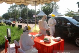 Pakar: Penularan tinggi COVID-19 masih terjadi hingga akhir Agustus