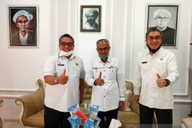 Guru Khalil doakan almarhum Nadjmi Adhani