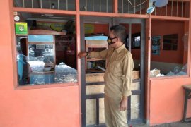 Seratusan orang merusak rumah dan warung di Situbondo