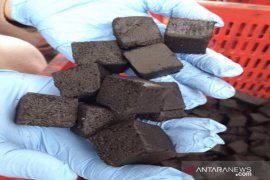 19 kontainer briket arang diekspor ke tiga negara Eropa