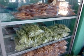 Industri rumah tangga di Pangkep kembali bangkit  di era normal baru