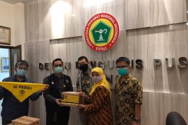 UI salurkan ribuan botol "hand sanitizer" untuk PPNI