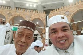 Wali Kota Nadjmi Adhani dimakamkan di Taman Makam Bahagia Banjarbaru
