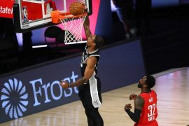 Spurs menjaga asa playoff usai kalahkan Rockets 123-105