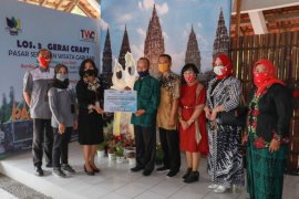 PT TWC - PT KAI membantu revitalisasi Pasar Seni Gabusan Bantul
