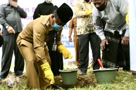 Wali kota letakan batu pertama pembangunan Masjid Al-Abrar Lamdingin