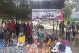 Dikunjungi anggota DPD, warga Maligi Pasaman Barat harapkan pembangunan jalan