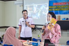 Disperin  Samarinda gelar Bimtek Teri Crispy