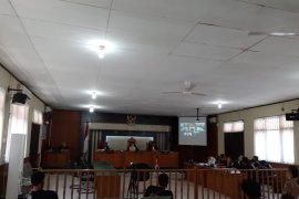 Di persidangan, ajudan Amril Mukminin beberkan bagi-bagi uang PT CGA