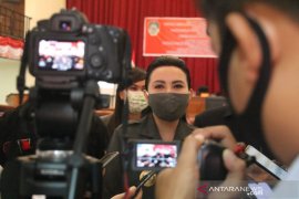 Karolin imbau masyarakat tidak gelar keramaian sambut HUT ke-75 RI