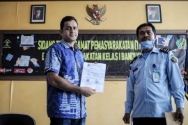 Nazaruddin bebas murni