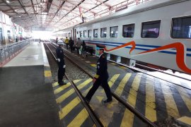 Sejumlah kereta jarak jauh kembali beroperasi melintasi Daop Madiun
