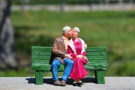 Tips persiapkan keuangan agar tak menjadi beban keluarga di usia 75 tahun