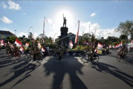 Komunitas Sepeda Tua Indonesia pawai HUT Kemerdekaan