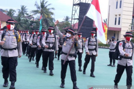 Tim Polda Sumatera Selatan sukses kibarkan  merah putih di Gunung Dempo